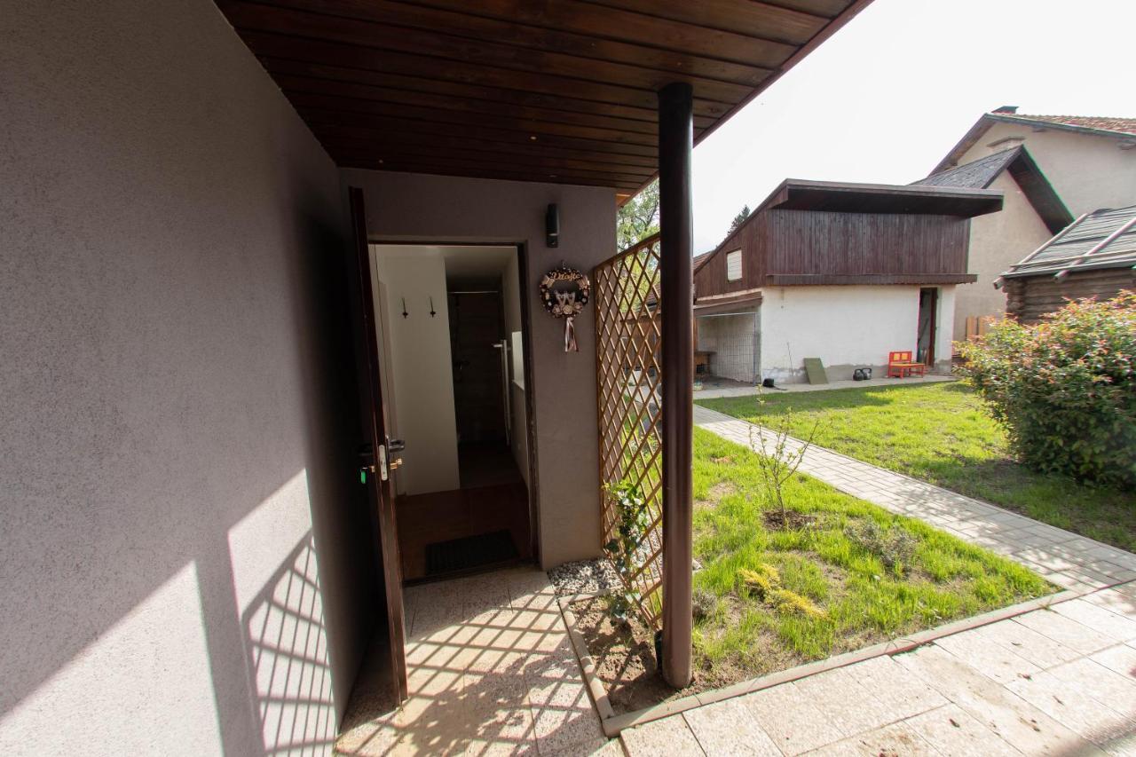 Privat Vcelka Lägenhet Liptovský Mikuláš Exteriör bild